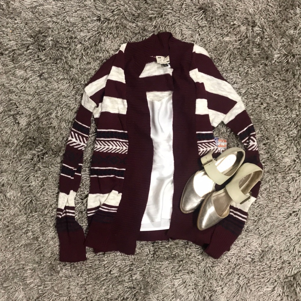 NWT burgundy white tribal print sweater